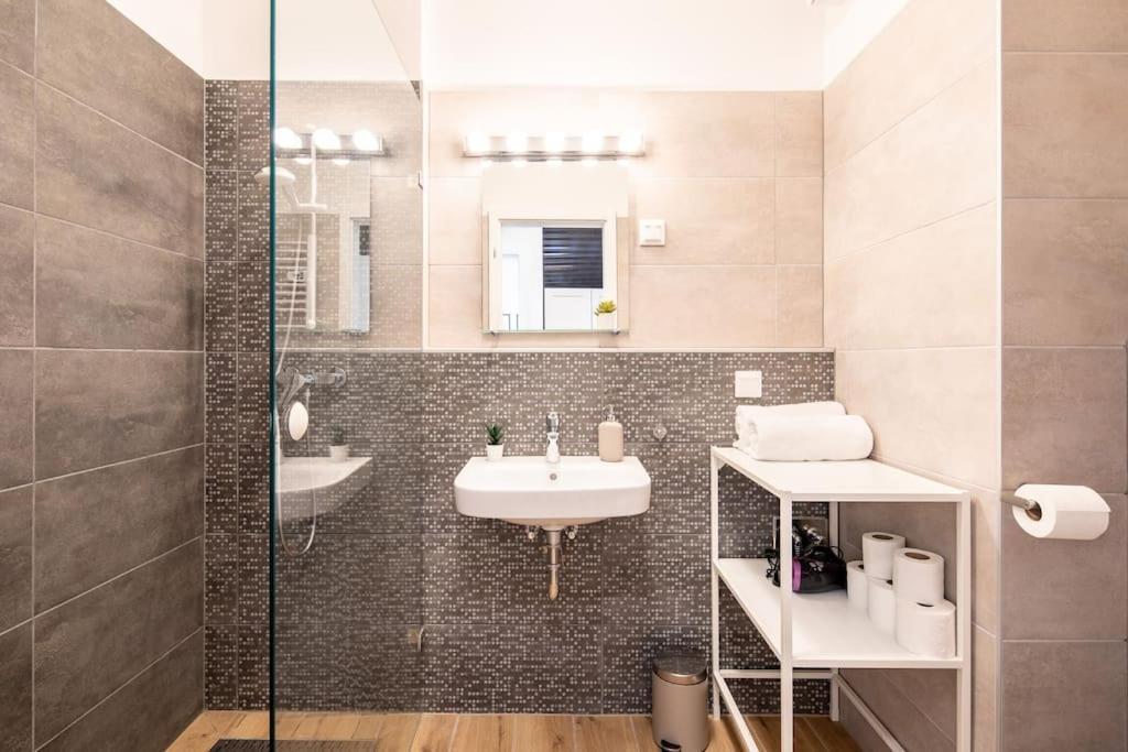 Marone 209 Budapest ~ Ac/Balcony/Indoor Parking מראה חיצוני תמונה